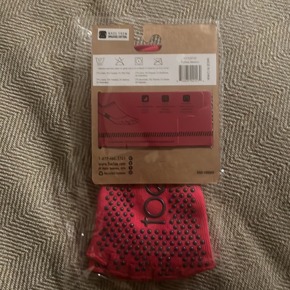 ToeSox Women's Bella Half Toe Grip Socks Fuchsia Size M - Picture 2 of 2